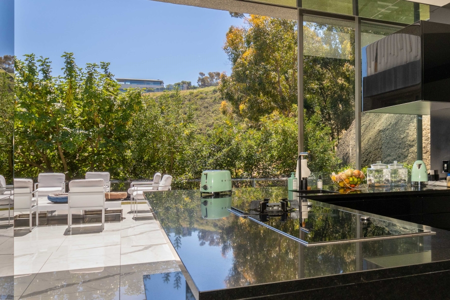 5 Bedroom Property for Sale in Clifton Western Cape